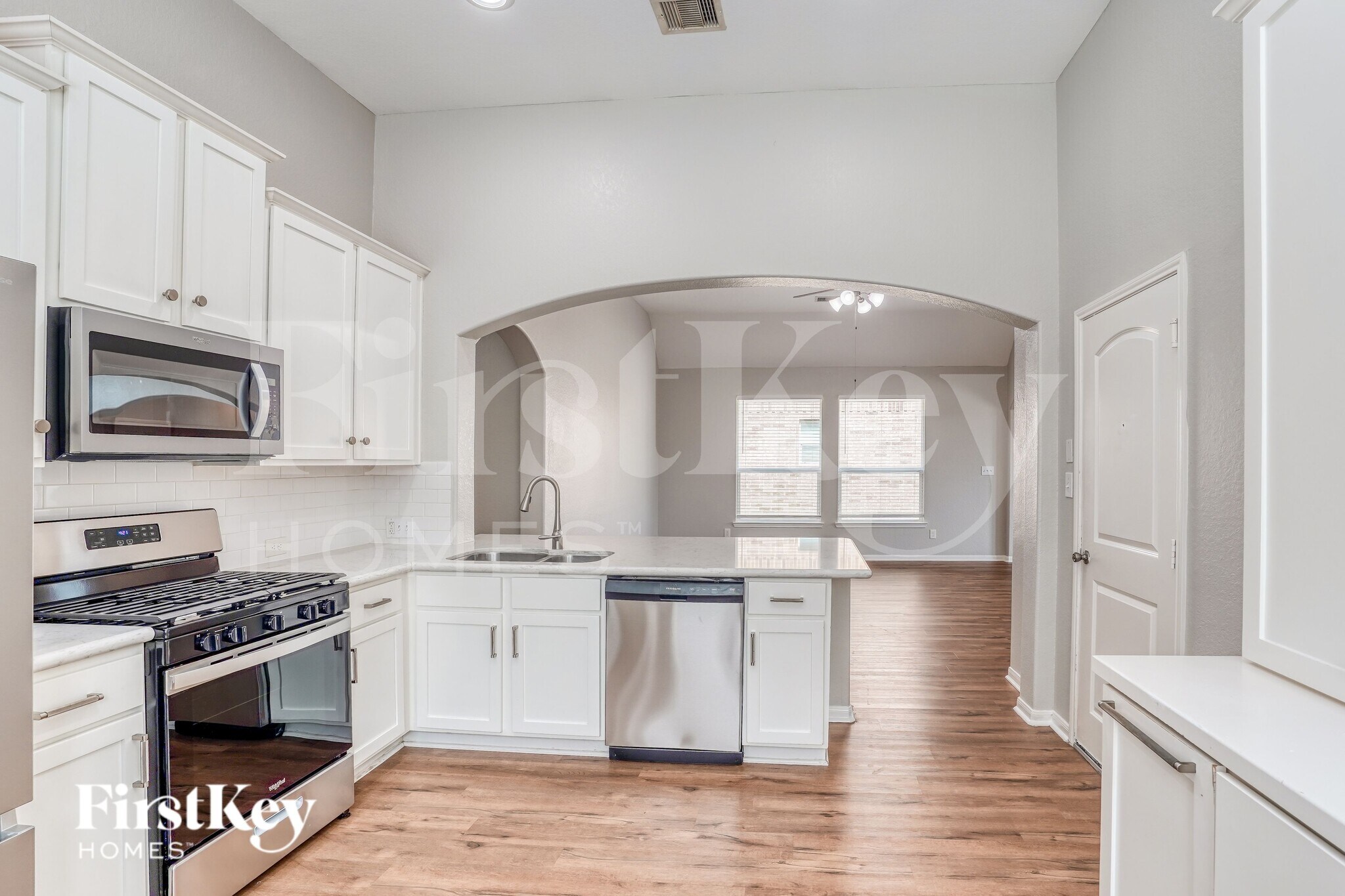 Building Photo - 4810 Bay Vista Dr