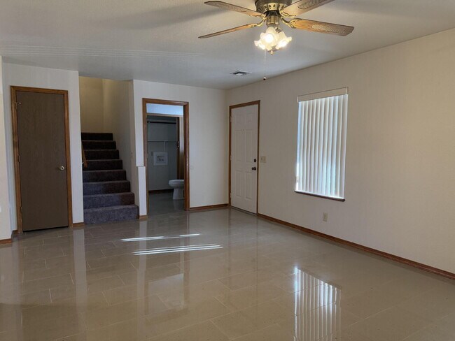 Building Photo - 2 bed 2.5 bath great location BHCRENT.COM to schedule a viewing