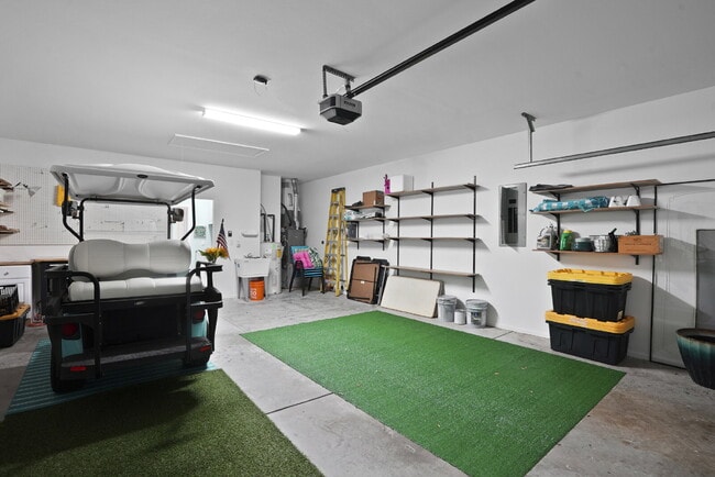 Building Photo - 211 Hampton Cir