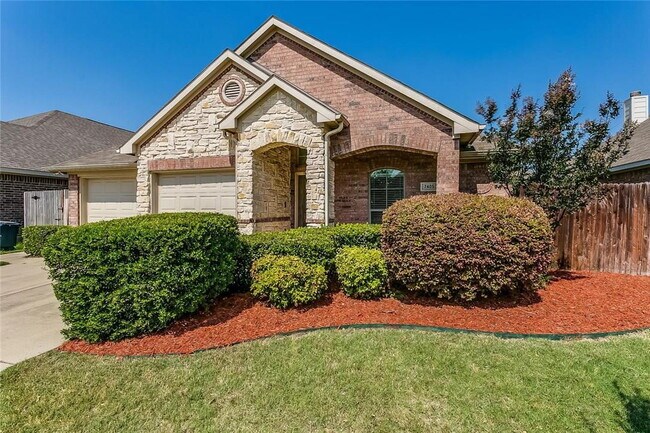 Building Photo - 3 bed, 2 Bath Home in North Fort Worth