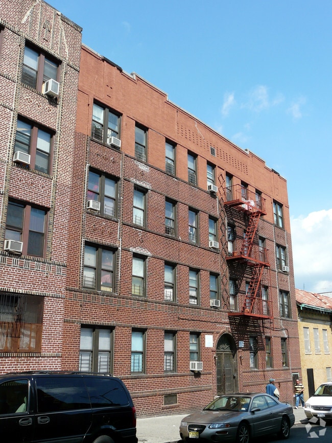 Primary Photo - 1135 Boynton Ave