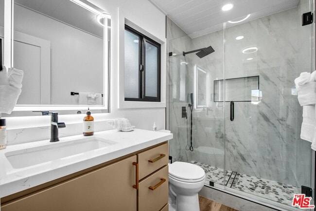 Building Photo - 1083 Montauk Ln