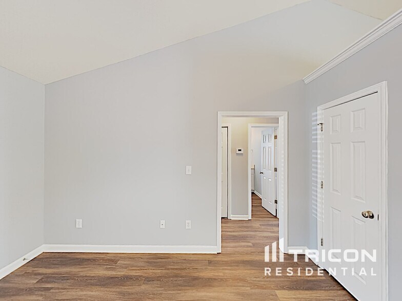 Building Photo - 1130 Waverly Pl Dr
