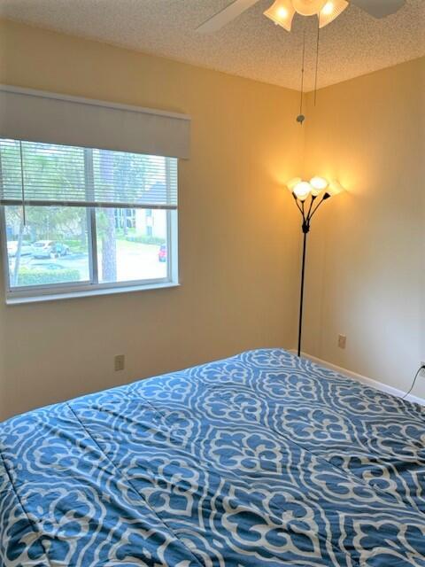 Building Photo - 441 Pine Glen Ln