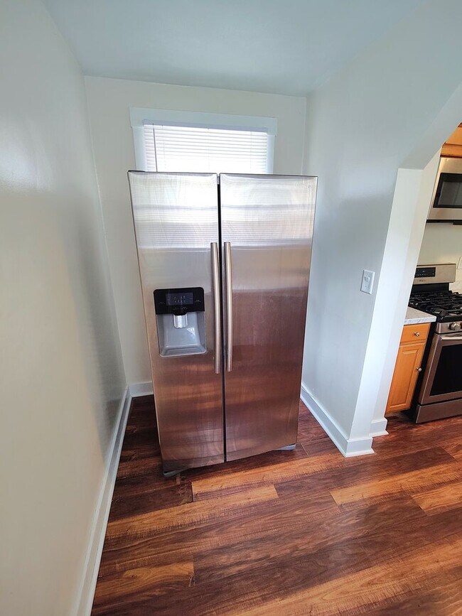 Building Photo - *Spacious & Updated 3BD/1BA Single-Family Home Available in Brookline*