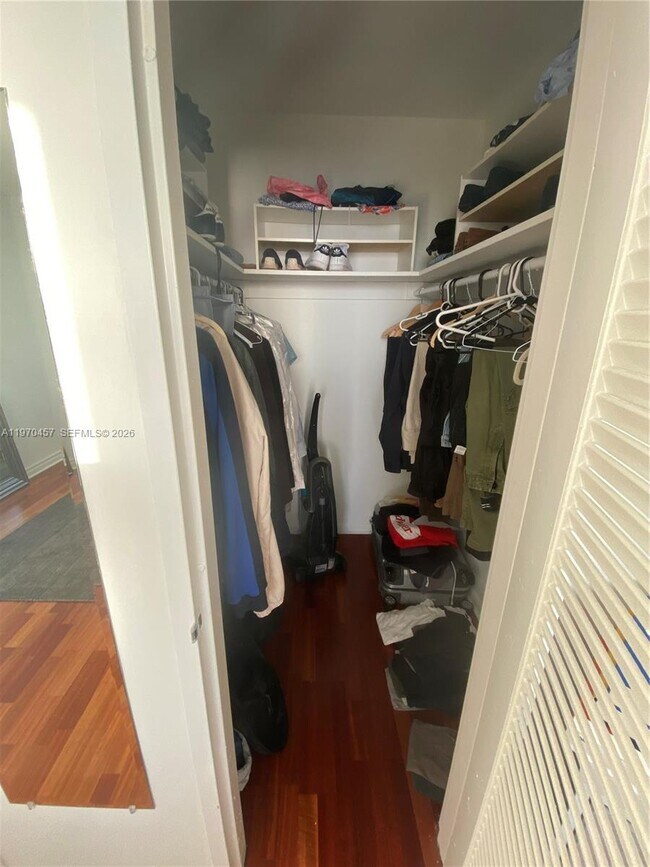 Building Photo - 1000 West Ave