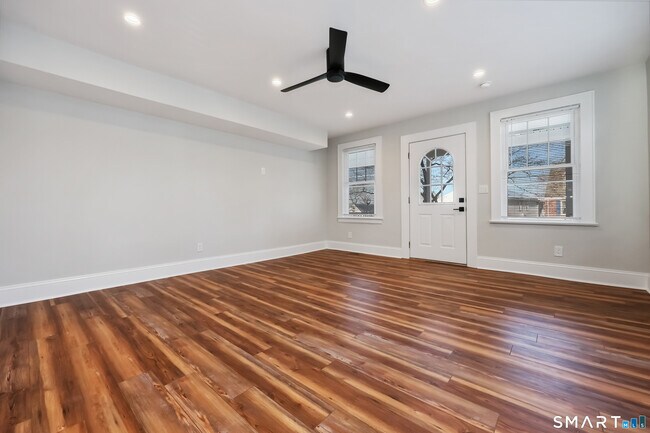 Building Photo - 60 Walter Ave