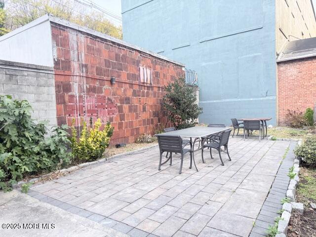 Building Photo - 40 Westervelt Pl