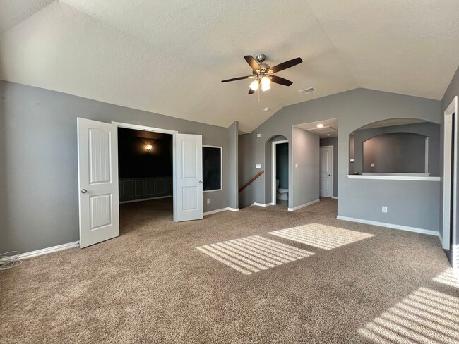 Building Photo - Gorgeous and spacious 4 bed 3.5 bath in Ka...