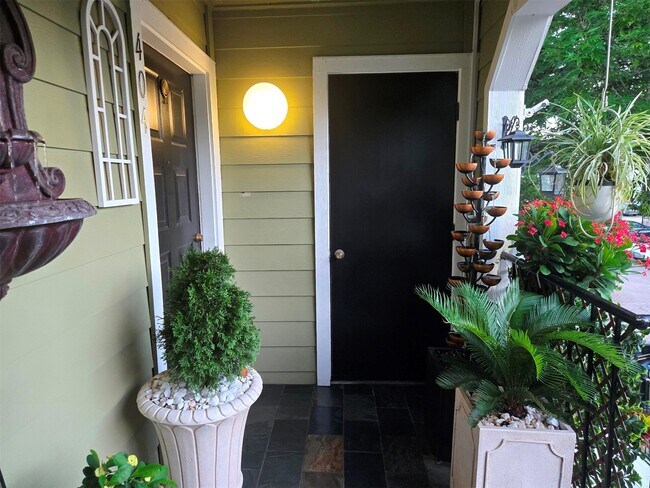 Building Photo - 6602 Harbor Town Dr