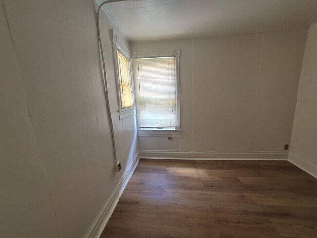 Building Photo - 427-431 E. Bijou St.