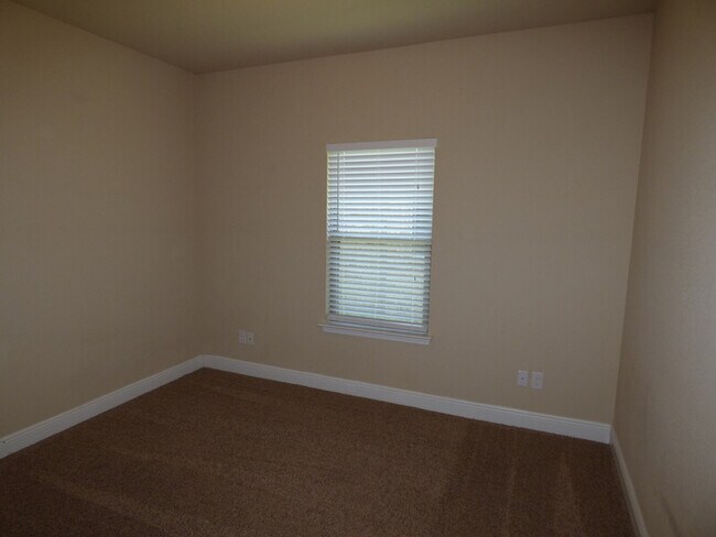 Building Photo - 5204 Parkside Dr