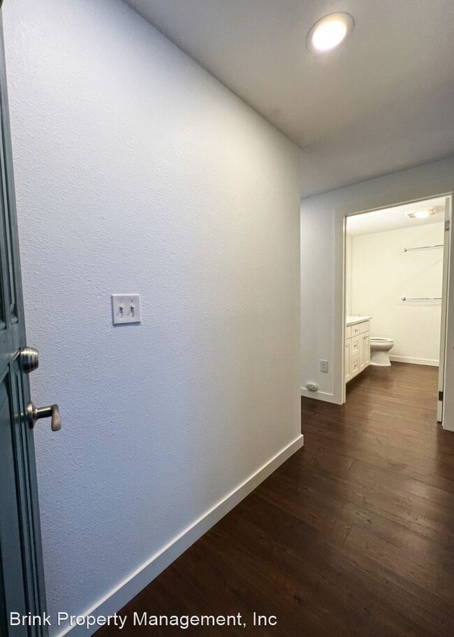 Building Photo - 1 br, 1 bath House - 12515 NE 116th St #B31