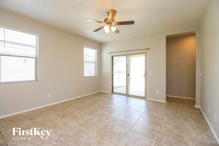 Building Photo - 11427 E Wallflower Ln