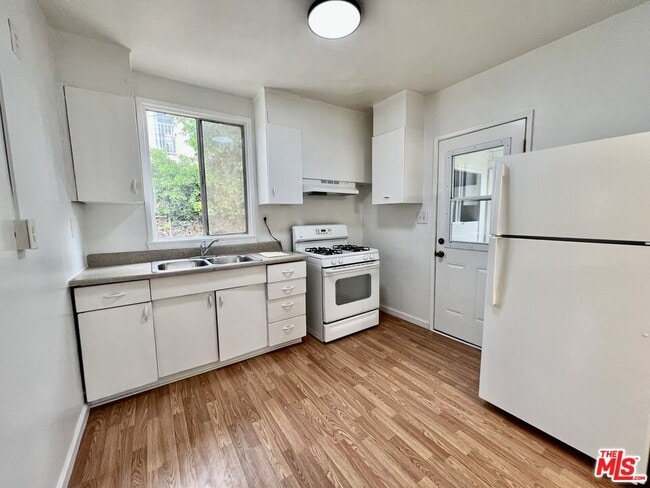 Building Photo - 2209 Ridgeley Dr
