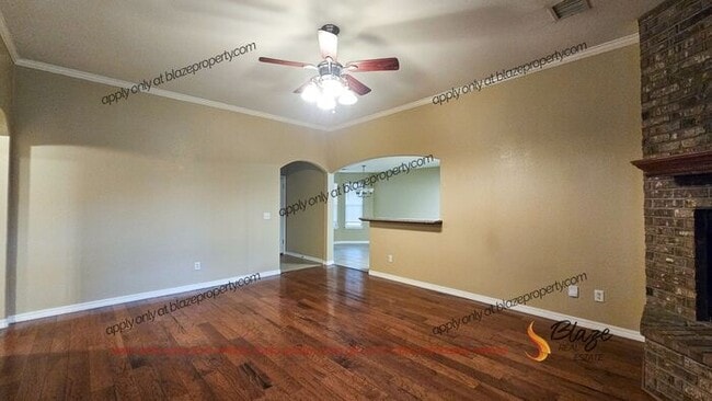 Building Photo - 3/2 Tradewinds Brick Home