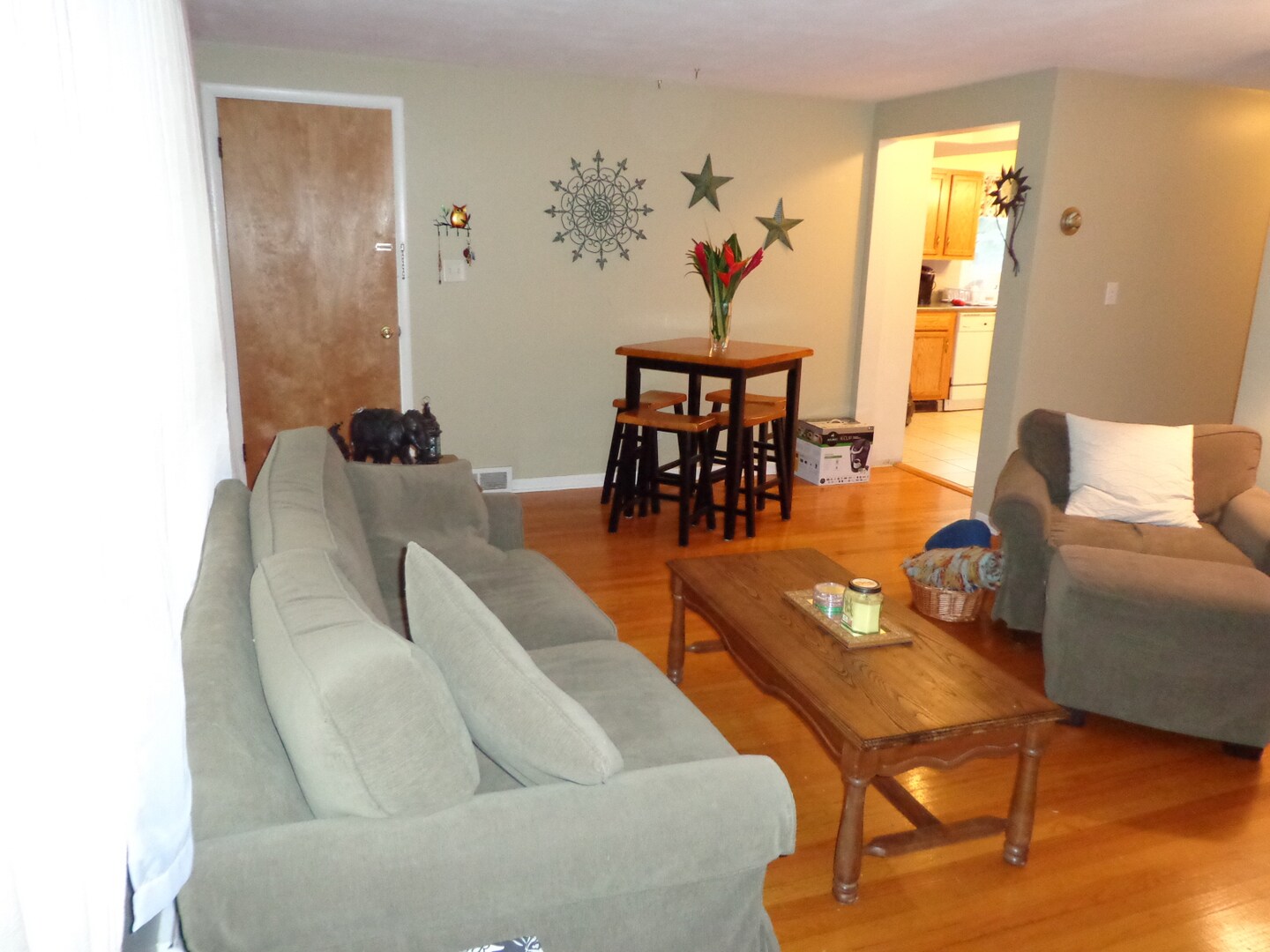 Building Photo - 301 Roosevelt Ave