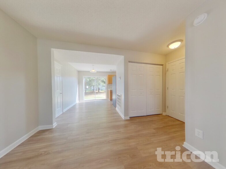 Building Photo - 521 Halleck Ln