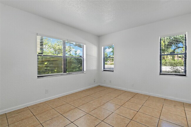 Building Photo - 11632 NW 26th Ct