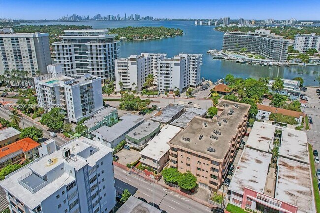 Building Photo - 6860 Abbott Ave