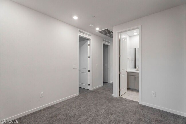 Building Photo - 11620 Desert Hollow Avenue