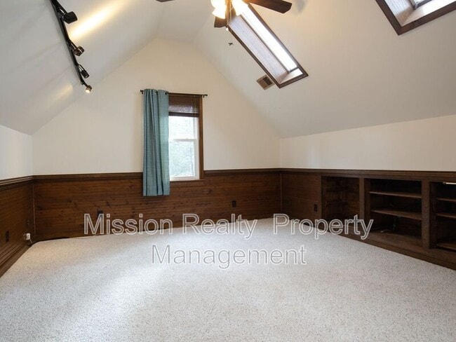 Building Photo - 2101 S Twilight Ln