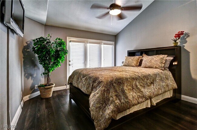 Building Photo - 4911 Mission Bay Dr