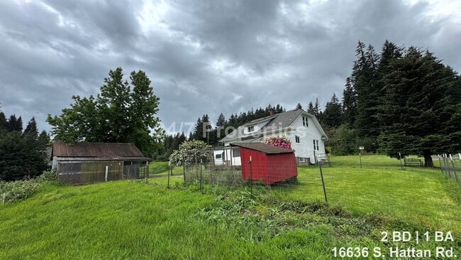 Building Photo - 2BD | 1BA Farmhouse with Garage, Shop, Sauna! - Oregon City