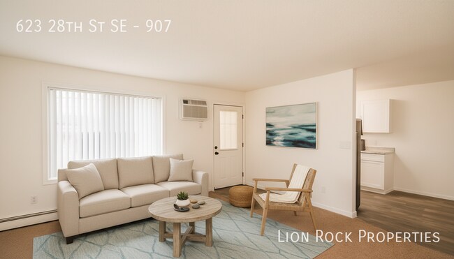 Building Photo - 623 28th St SE