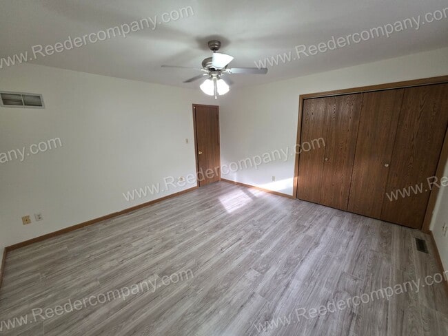 Building Photo - Spacious 2 bedroom 2 bathroom duplex in Hi...