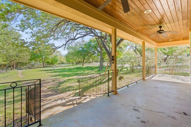Building Photo - 10221 David Moore Dr