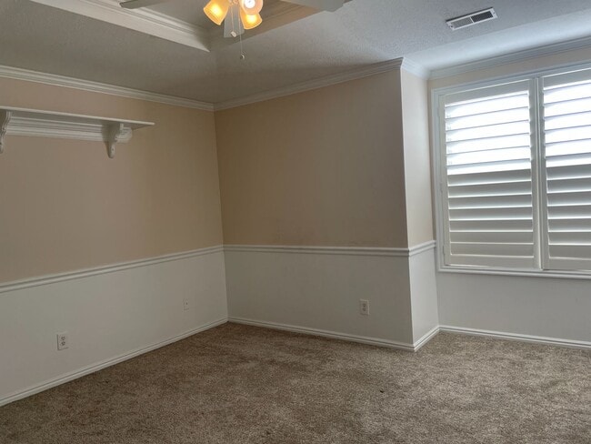 Building Photo - 6 Bedroom/3.2 Bath Home For Rent in Sandy