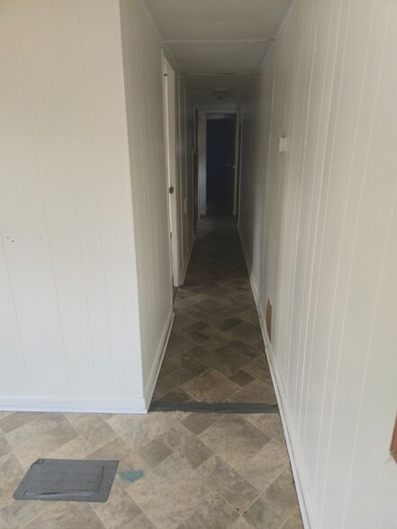 Building Photo - 1075 Sweeten Creek Rd