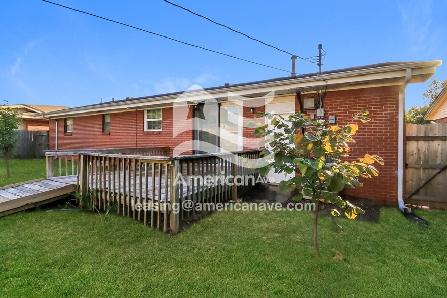 Building Photo - 4813 Trina Dr