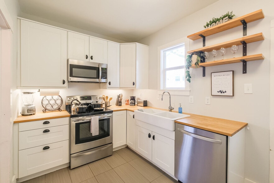 Building Photo - 207 Lindale St