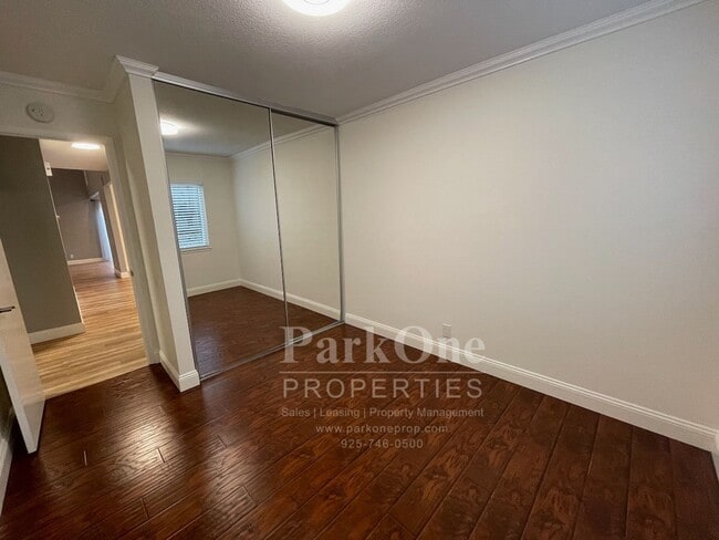 Building Photo - Nicely Update Home Now Available in the Crossings