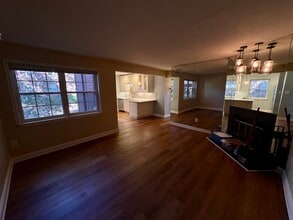 Building Photo - 2100 North Scott Street