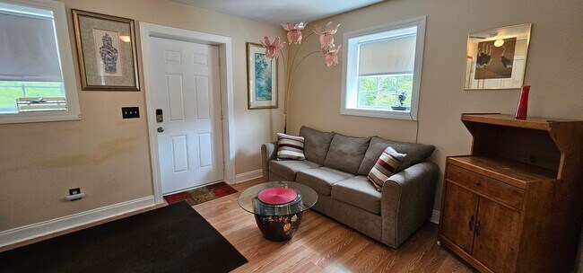 Building Photo - Charming Long Term Rental - Georgetown, SC