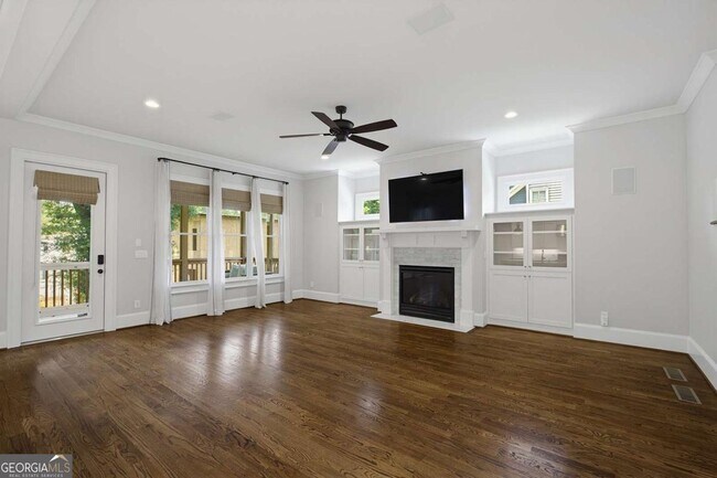 Building Photo - 1452 Woodland Hills Dr NE