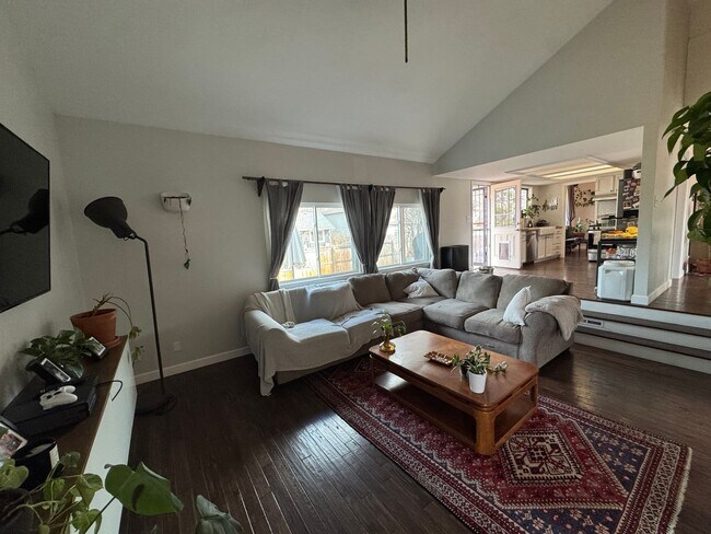 Building Photo - Room for Rent – Bear Valley, Denver | $1,000/month (Bills Included)