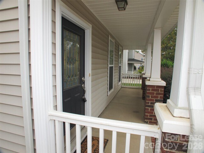 Building Photo - 2004 Magna Ln