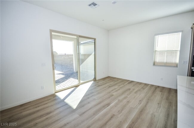 Building Photo - 552 Parkwind Ln