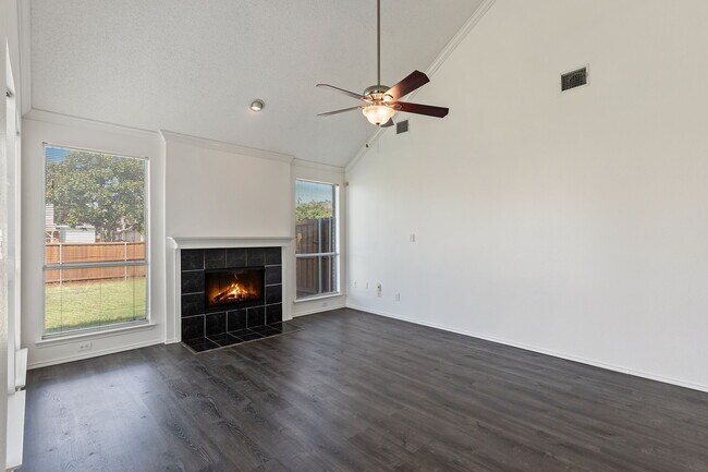 Building Photo - 2802 Briarbrook Ln