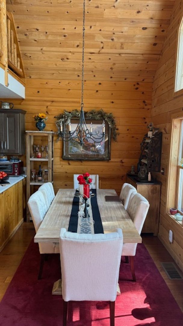 Building Photo - Charming Tahoe Donner Log Cabin with Hot Tub