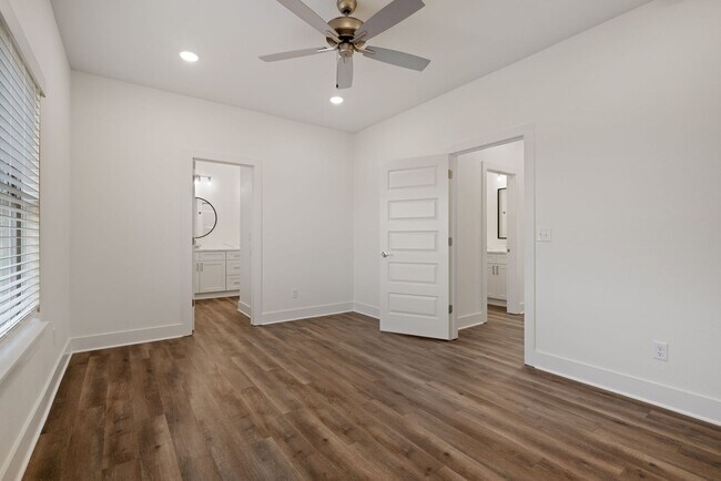 Building Photo - The Summit at Been Road Villas 3 Bed, 2.5 Bath