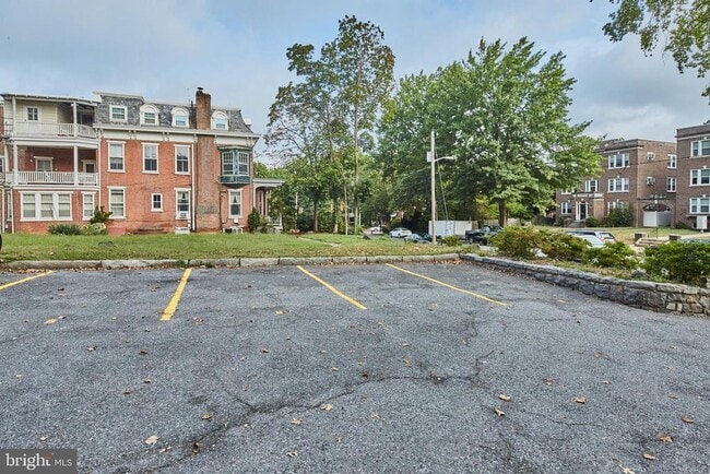 Building Photo - 1412 Delaware Ave