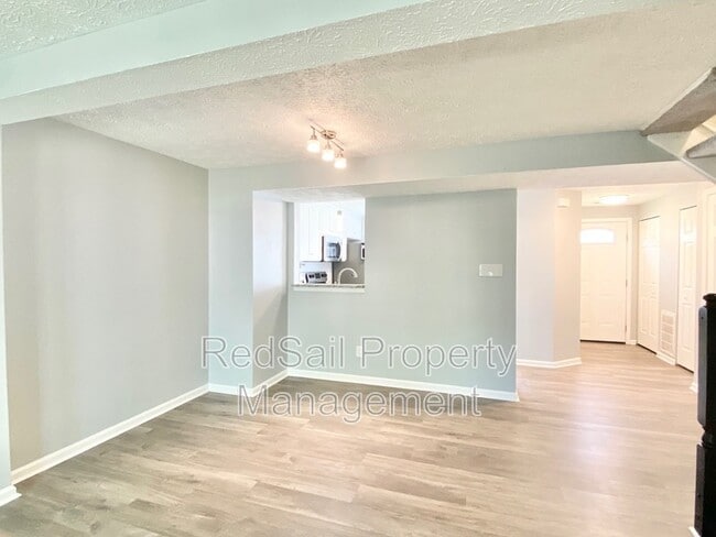 Building Photo - 30 Lucinda Ct