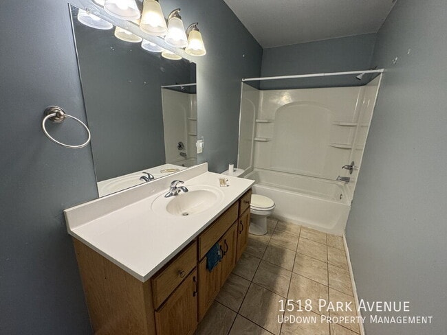 Building Photo - 1518 Park Ave