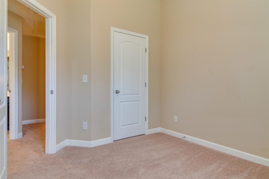Building Photo - 735 Tulip Grove Rd