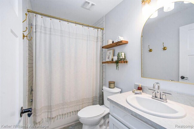 Building Photo - 594 Anne Ave